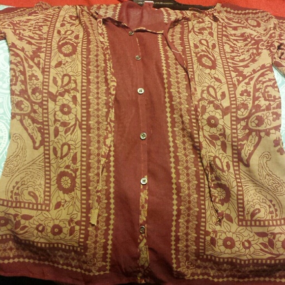 Burgundy and gray top - Picture 3 of 3