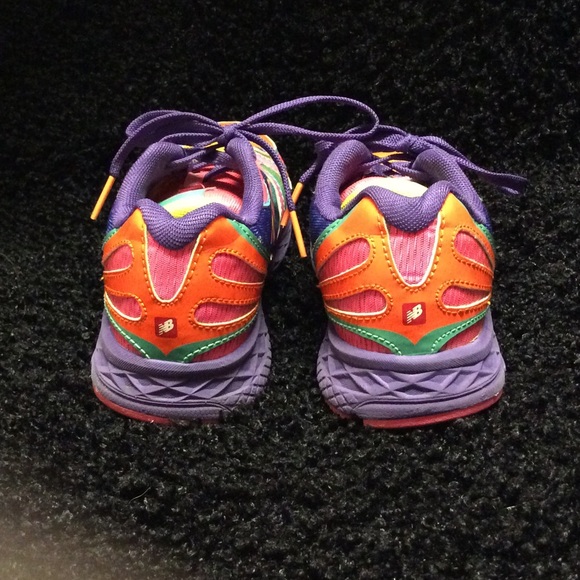 New Balance girls Size 1 - Picture 2 of 4