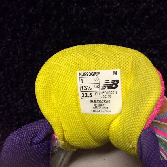 New Balance girls Size 1 - Picture 4 of 4