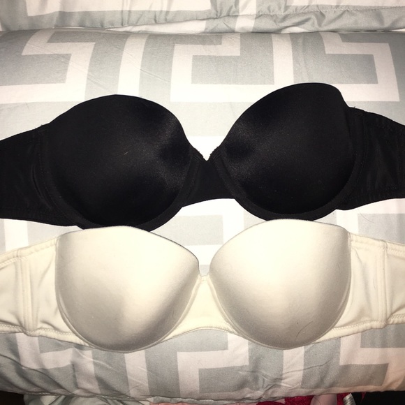 2 Strapless Bras Black + White 34/36C