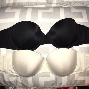 2 Strapless Bras Black + White 34/36C