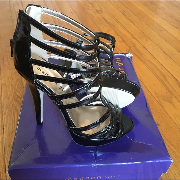 Madden Girl Junoz Cage Strappy Bootie New Size 6 - Picture 2 of 4