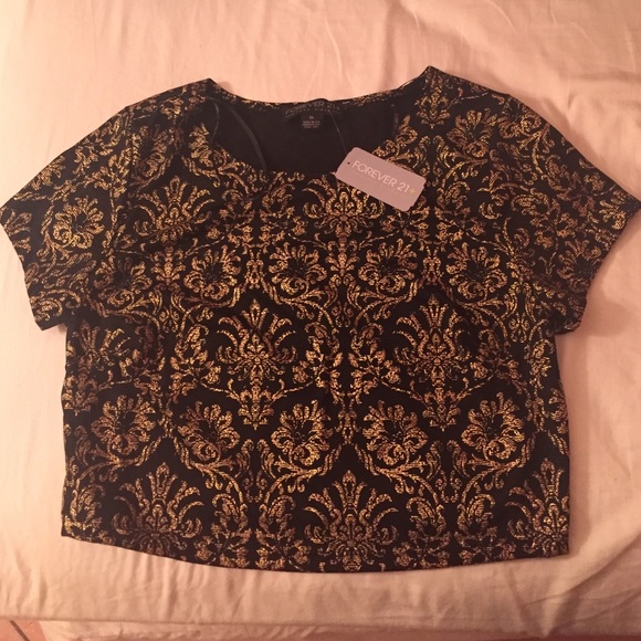 Forever 21 Tops - ❌SOLD❌NWOT Forever 21 Black and Gold Crop Top