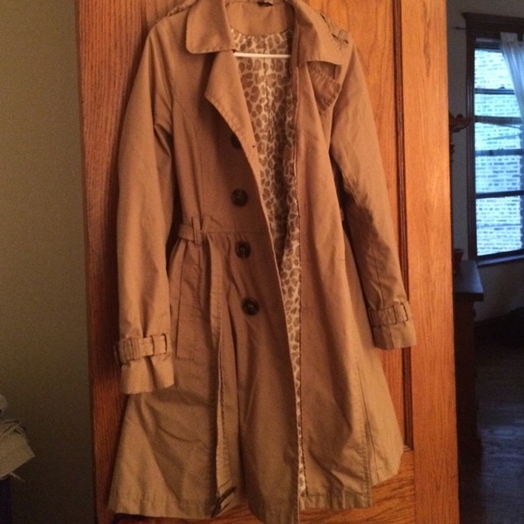 Tan trench coat H&M size 8