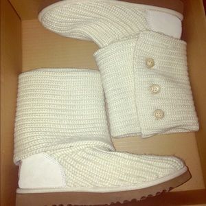 Ugg Classic Cardy! Excellent Condition!