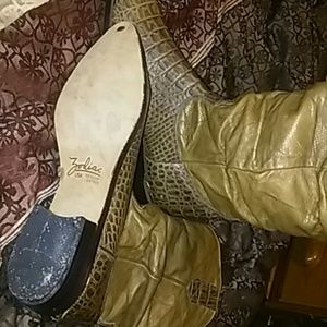 Brand new never wore Pair zodiac boots