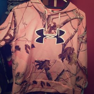 Under arm pink camo never worn in great condition.