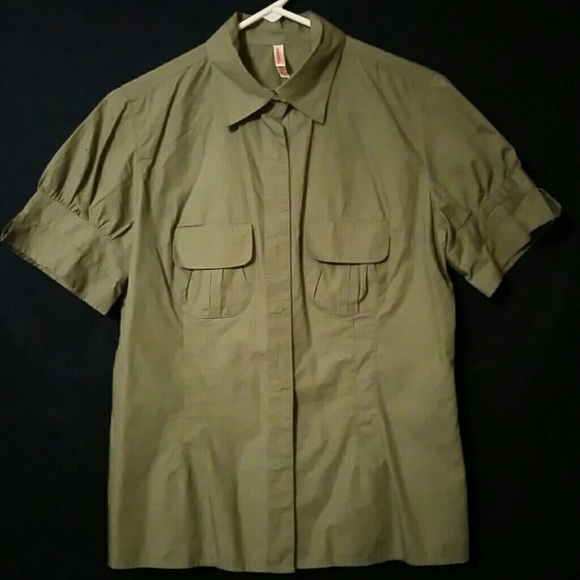 Short sleeved blouse