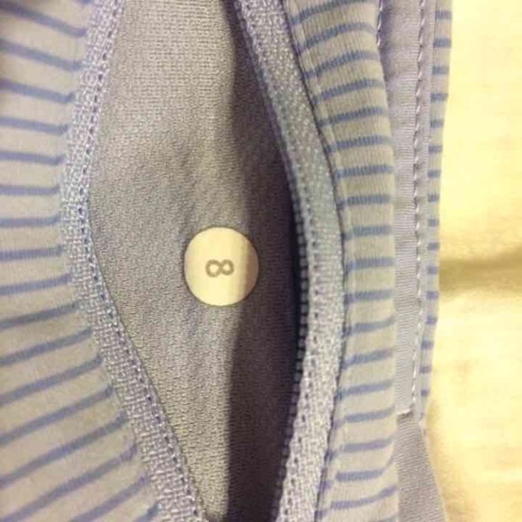 Lululemon size 8 shorts - Picture 3 of 3