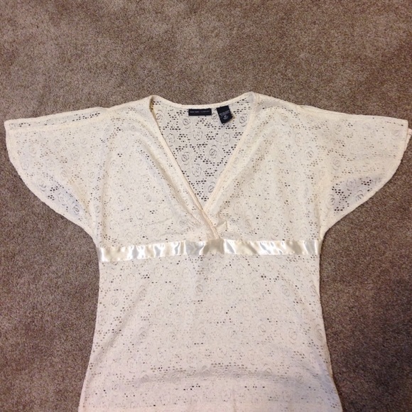 New York & Company cream colored top size medium - Picture 1 of 3