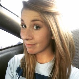 Meet your Posher, Brittney