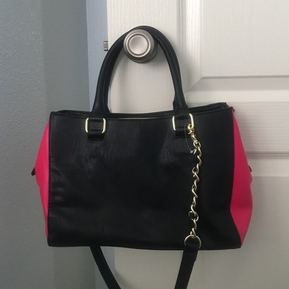 💰💰SOLD💰💰NWT Betsey Johnson handbag/crossbody - Picture 3 of 4