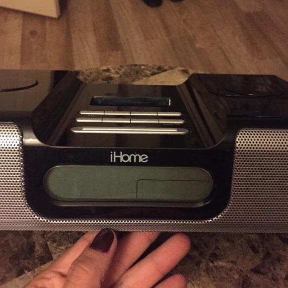 SOLD LOCALLY- iHome Radio/IPod Player - Picture 2 of 4