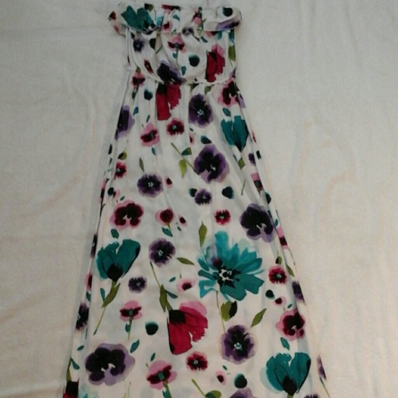 White Flower Print Maxi Dress