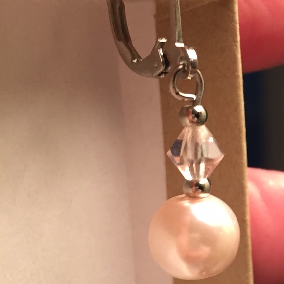 Silver drop earrings w pink pearls & crystals - Picture 2 of 3