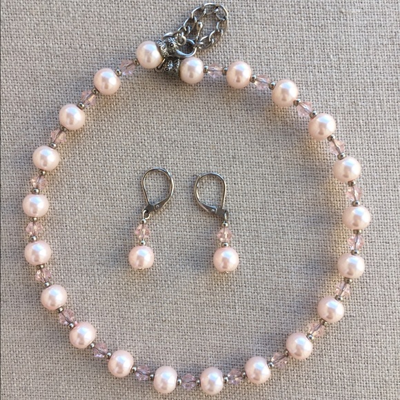 Silver drop earrings w pink pearls & crystals - Picture 3 of 3
