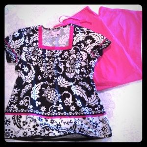 Trendy scrub set, size medium.