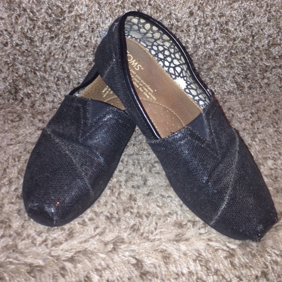 Black sparkle toms