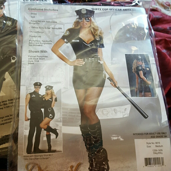 Costume bundles couple