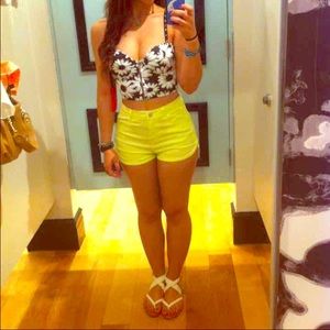 Forever 21 daisy studded crop top