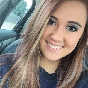 Meet your Posher, Alexis