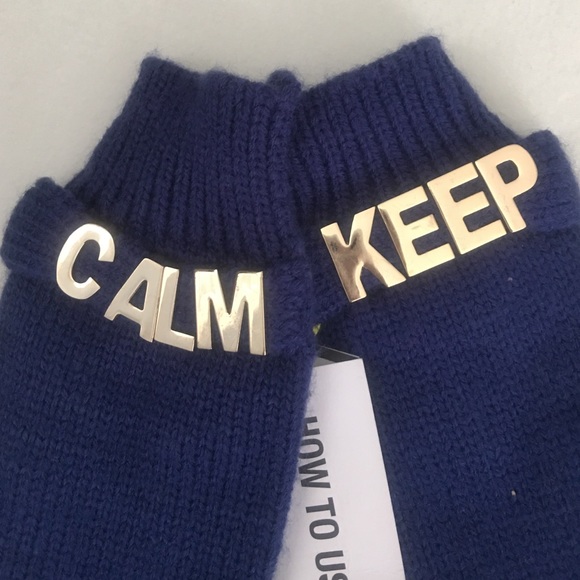 NWT BCBG Generation texting gloves - Picture 2 of 3