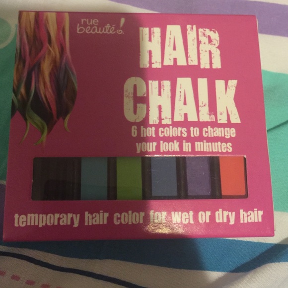 Hair chalk