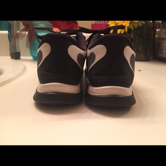 Nike id Free Runs 3.0 - Picture 3 of 4