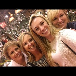 Meet your Posher, Suzanne