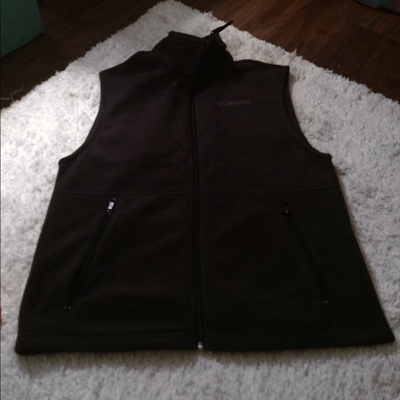 Unisex Columbia Vest in Charcoal