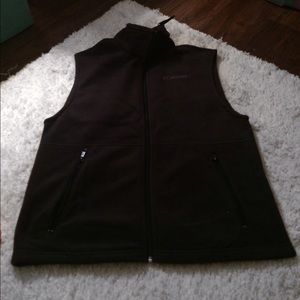Unisex Columbia Vest in Charcoal