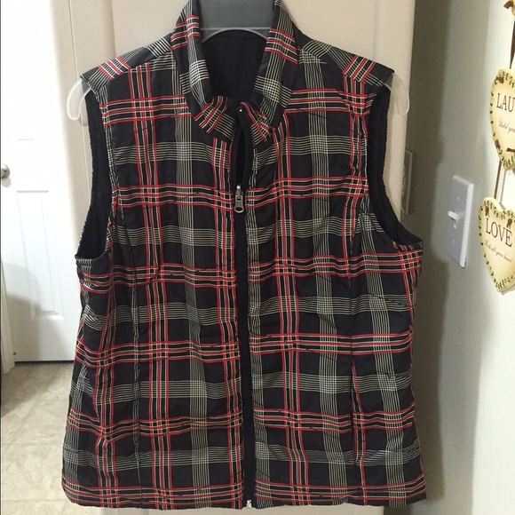 Reversible plaid/black vest