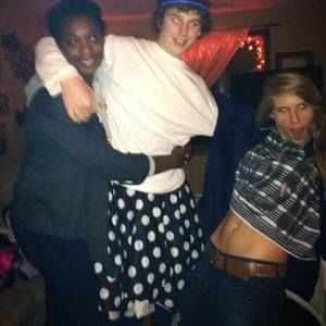 Meet your Posher, Holsten z