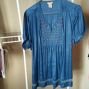 Woman's blue v neck top