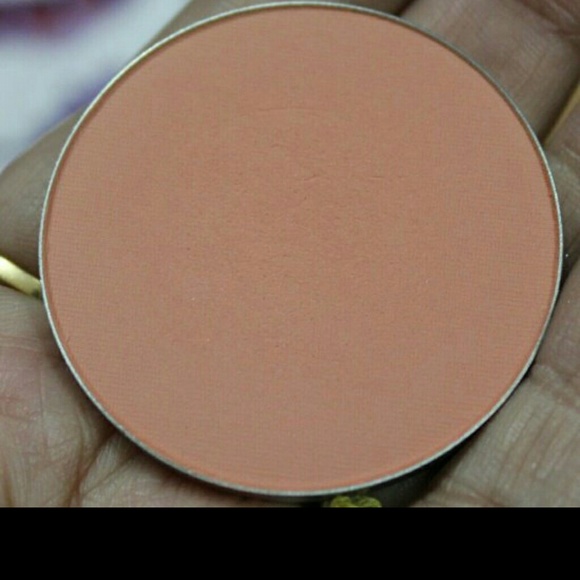 MAC GINGERLY BLUSH - Picture 3 of 3