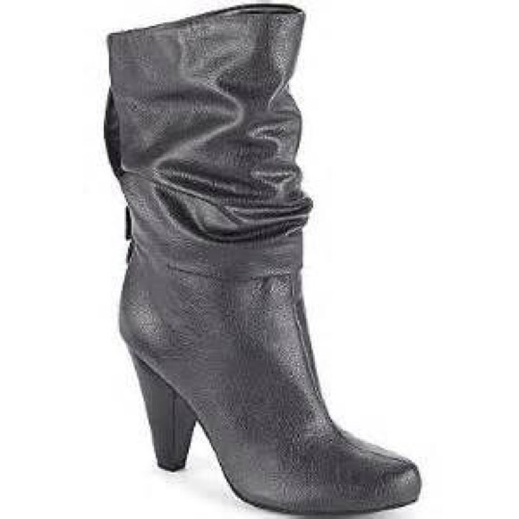 Nice grey boots - Picture 3 of 3