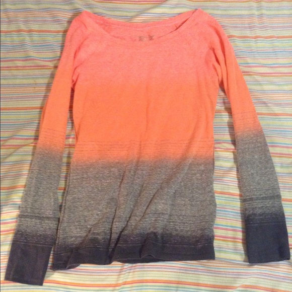 American Eagle Outfitters Tops - American Eagle Ombre Long Sleeve