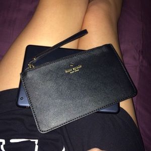 SOLD❌ Kate spade wristlet ✨