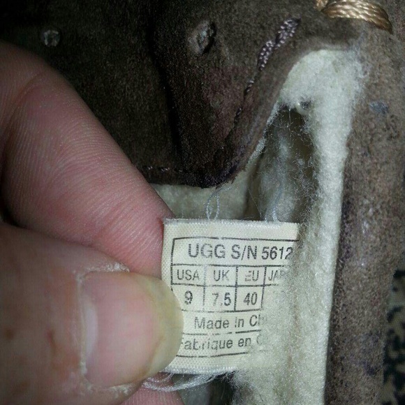 Brown UGG slippers - Picture 2 of 4