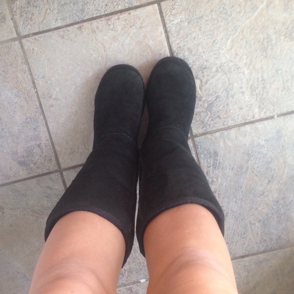 Black uggs