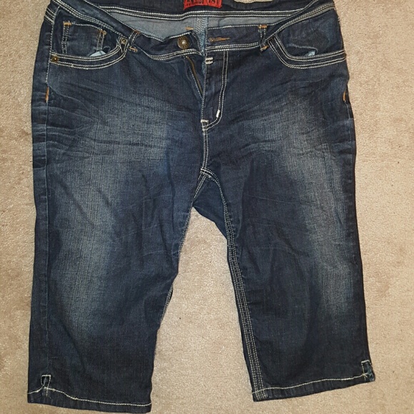 Capris - Picture 1 of 3