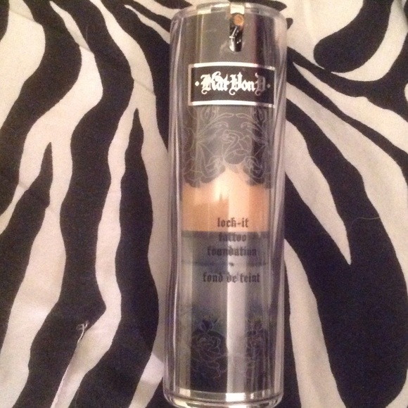 Kat Von D foundation shade med. 53