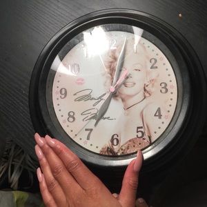 Marilyn Monroe Clock