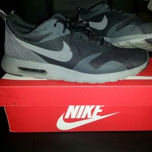 Nike Air Max Tavas - Slightly Used