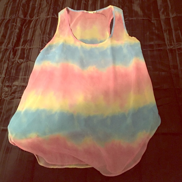 Flowy rainbow top