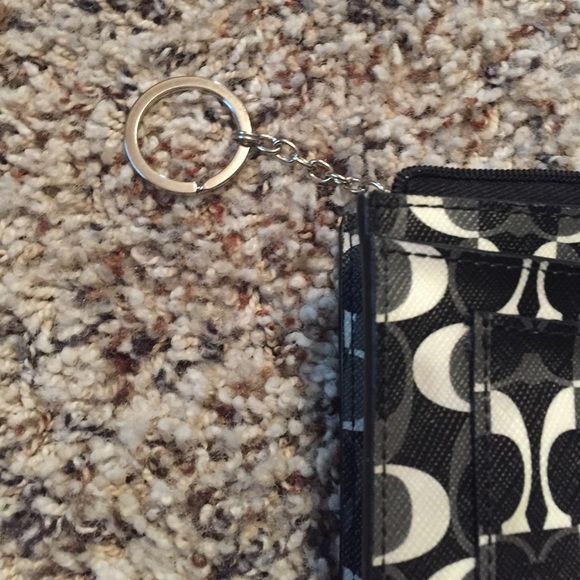Coach Key Wallet - Picture 3 of 4