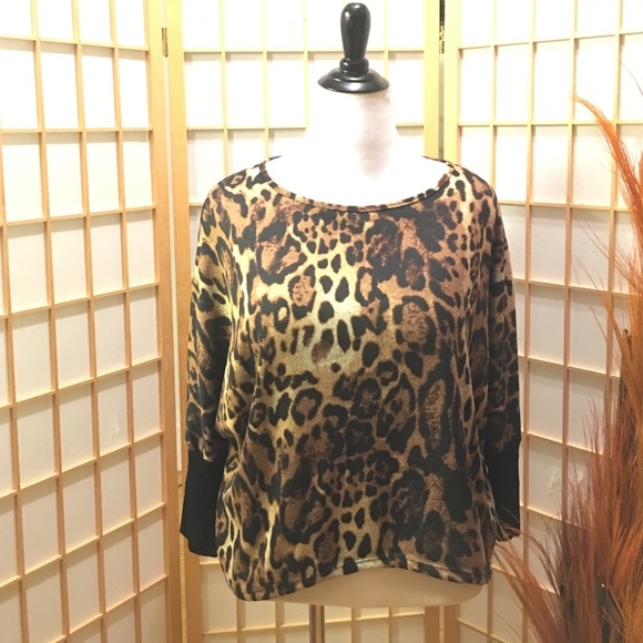 Leopard print top - Picture 1 of 4