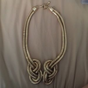 Gold necklace only worn a few times