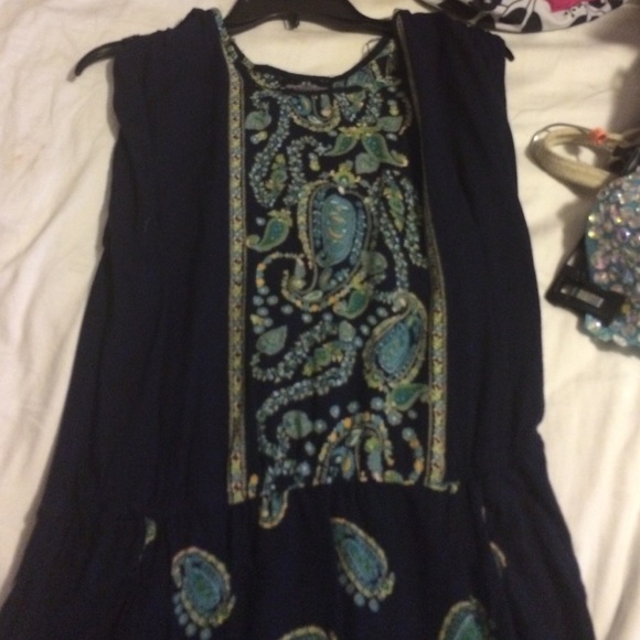 Only worn twice. Willing to negotiate!!!!