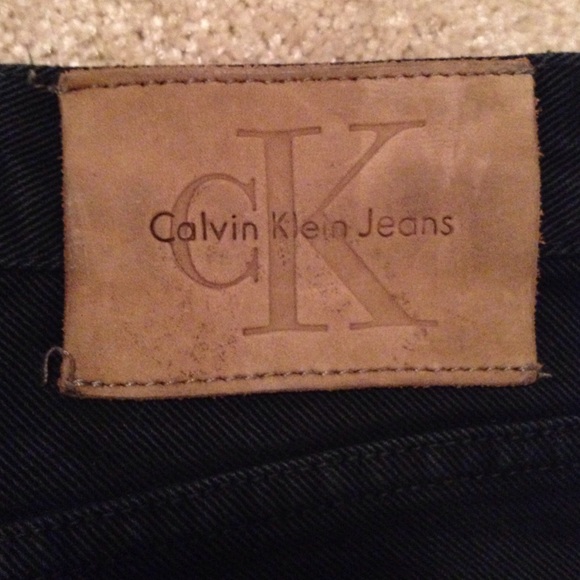 Calvin Klein black cut offs with stud detail - Picture 3 of 4